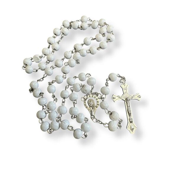 Pre-Loved White Wooden Beaded Rosary on Silver-Tone - Picture 1 of 3